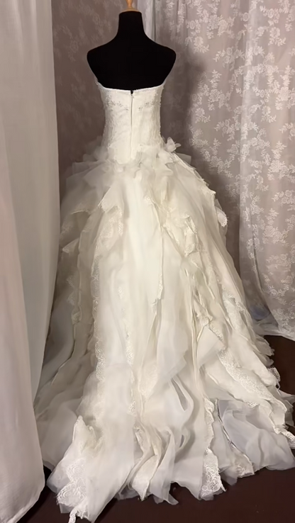 Unique Strapless A-Line Bridal Gowns Lace Appliques Crystals Sequins Wedding Dress AP3002