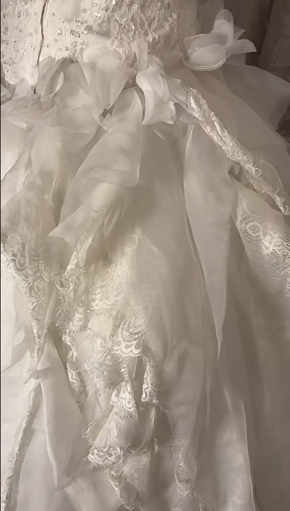 Unique Strapless A-Line Bridal Gowns Lace Appliques Crystals Sequins Wedding Dress AP3002