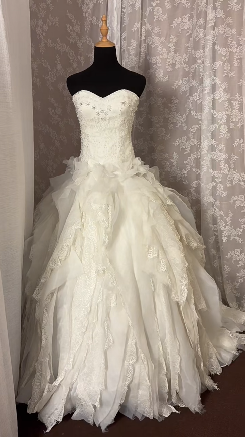 Unique Strapless A-Line Bridal Gowns Lace Appliques Crystals Sequins Wedding Dress AP3002