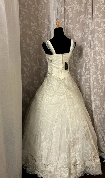 French Style A-Line Spaghetti Strap Bridal Dress Tassel Sequins Appliques Wedding Dress AP3005