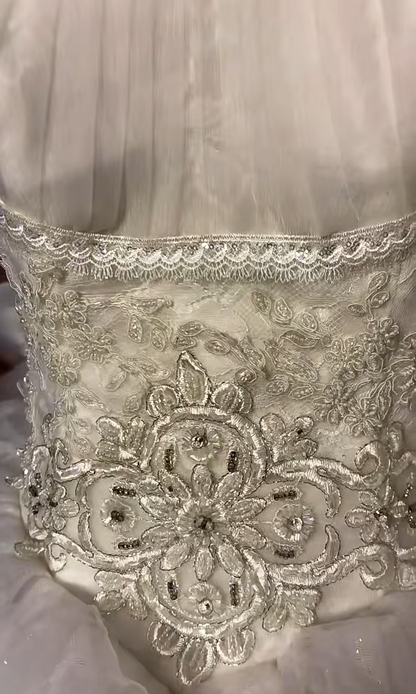 Charming Halter Neck A-Line Bridal Dress Pearls Rhinestones Appliques Sequins Tulle Wedding Dress AP3007