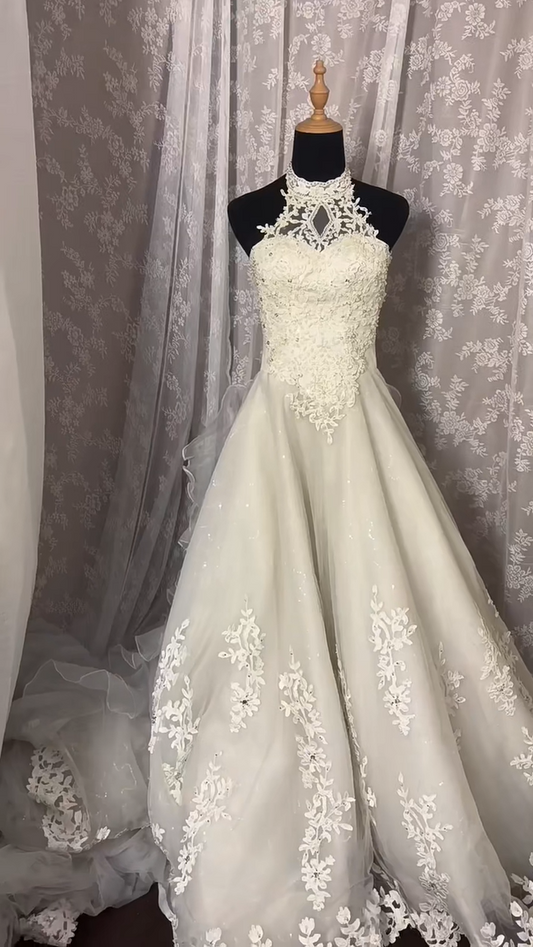 Exquisite A-Line Halter Neck Bridal Dresses Beads Appliques Sequins Handmade Flowers Wedding Dress AP3009