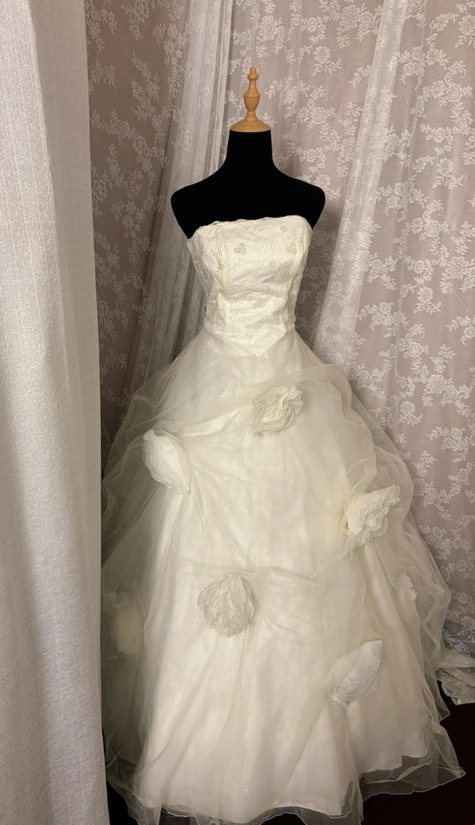 Sparkly Strapless A-Line Bridal Gowns Sequins Handmade Flowers Tulle Long Wedding Dress AP3011