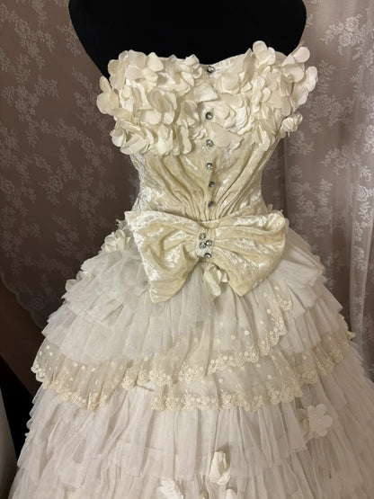 Stylish Strapless A-Line Ball Gowns Appliques Bow Crystals Tiered Prom Dress AP3014