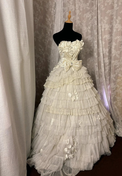 Stylish Strapless A-Line Ball Gowns Appliques Bow Crystals Tiered Prom Dress AP3014