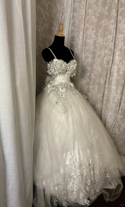 Flattering A-Line Spaghetti Strap Bridal Gowns Appliques Crystals Sequins Tulle Wedding Dress AP3016