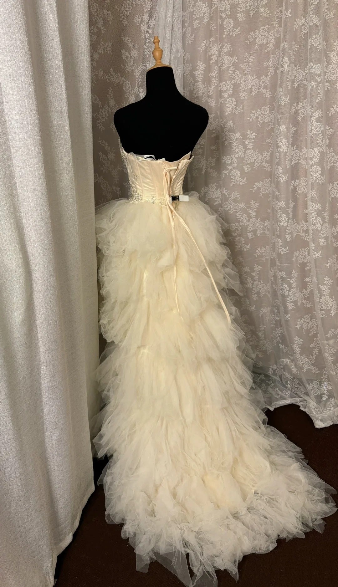 Trendy A-Line Strapless Bridal Gowns Appliques Sequins Rhinestones Tulle Wedding Dress AP3018