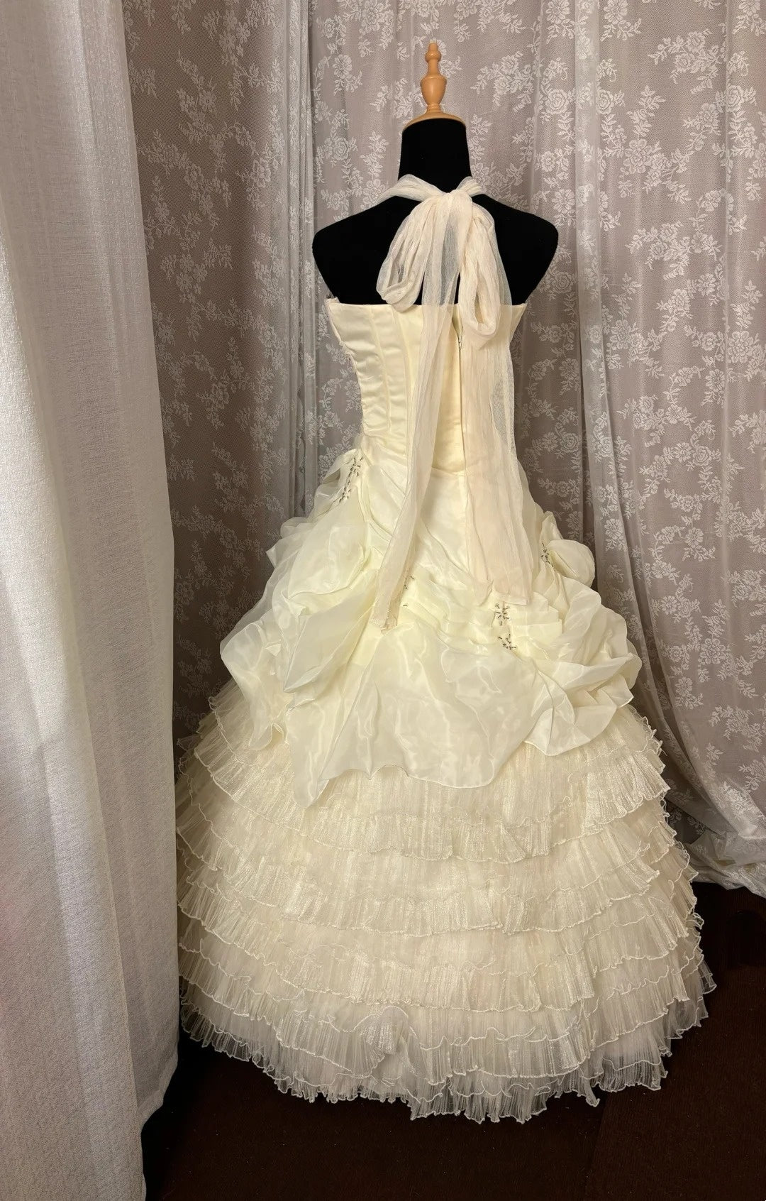 Attractive Halter Neck A-Line Evening Gowns Beads Sequins Tulle Tiered Prom Dress AP3019