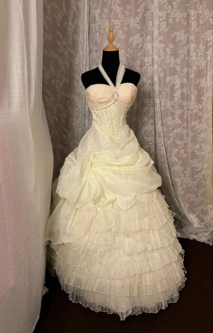 Attractive Halter Neck A-Line Evening Gowns Beads Sequins Tulle Tiered Prom Dress AP3019