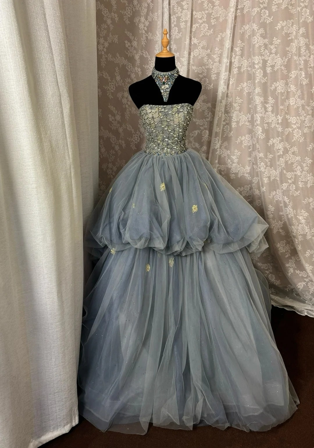 Princess Strapless A-Line Evening Gowns Rhinstones Appliques Tulle Prom Dress AP3023