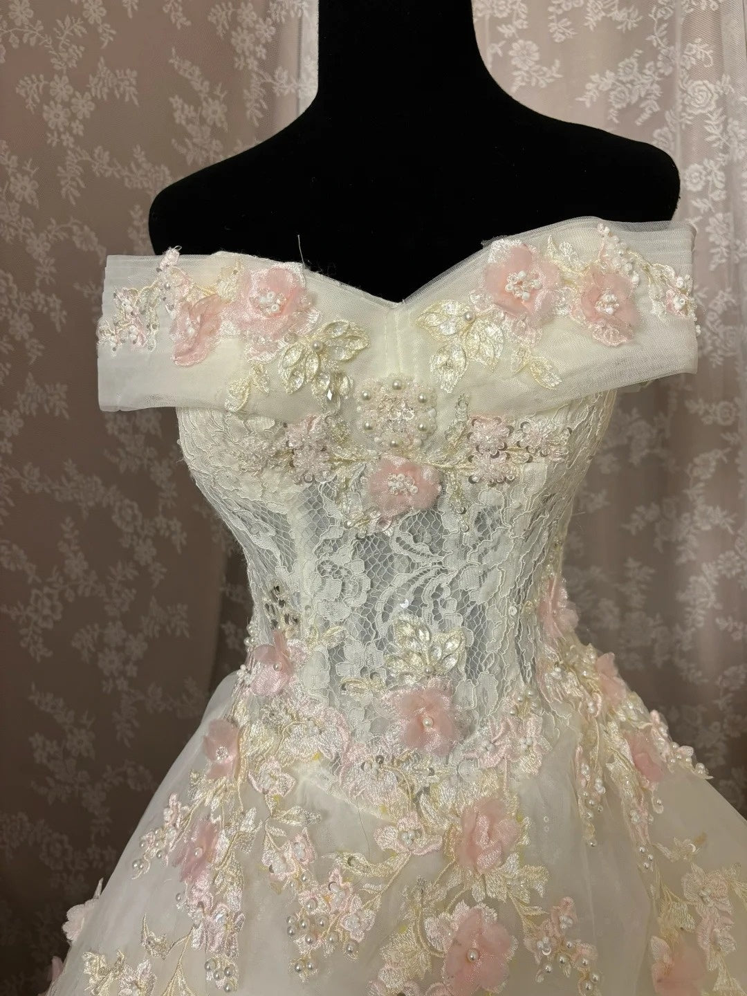 Delicate Off-Shoulder A-Line Evening Gowns Appliques Beads Lace Prom Dress AP3027