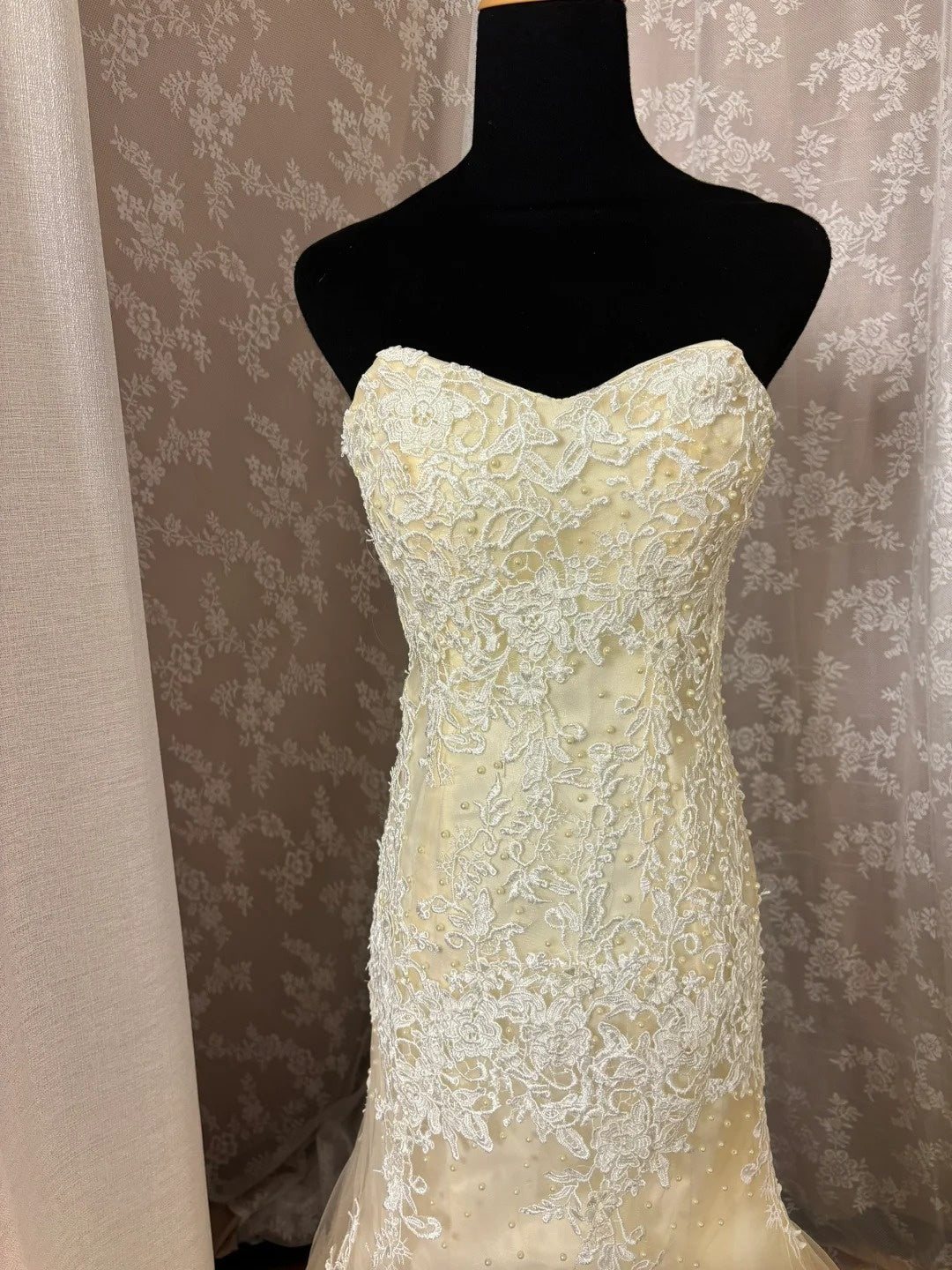 Ornate Strapless Mermaid Bridal Gowns Beads Appliques Handmade Flowers Tulle Wedding Dress AP3031