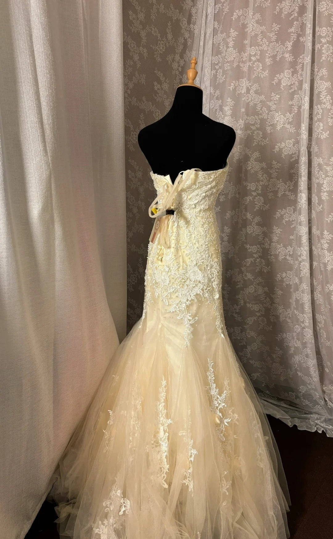 Ornate Strapless Mermaid Bridal Gowns Beads Appliques Handmade Flowers Tulle Wedding Dress AP3031