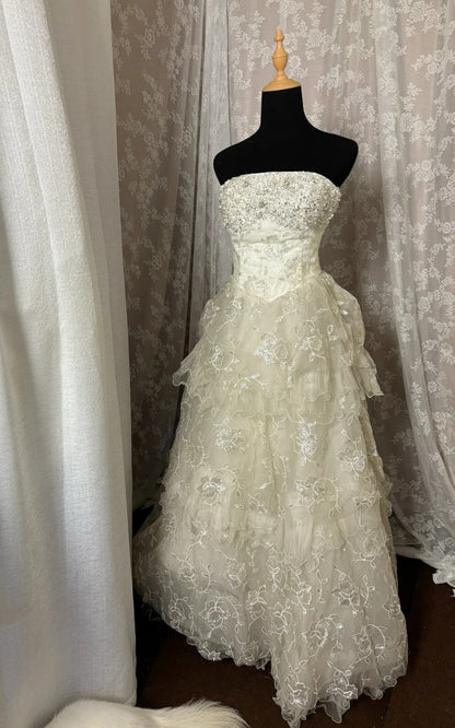 Fabulous A-Line Strapless Bridal Gowns Sequins Appliques Rhinestones Wedding Dress AP3032