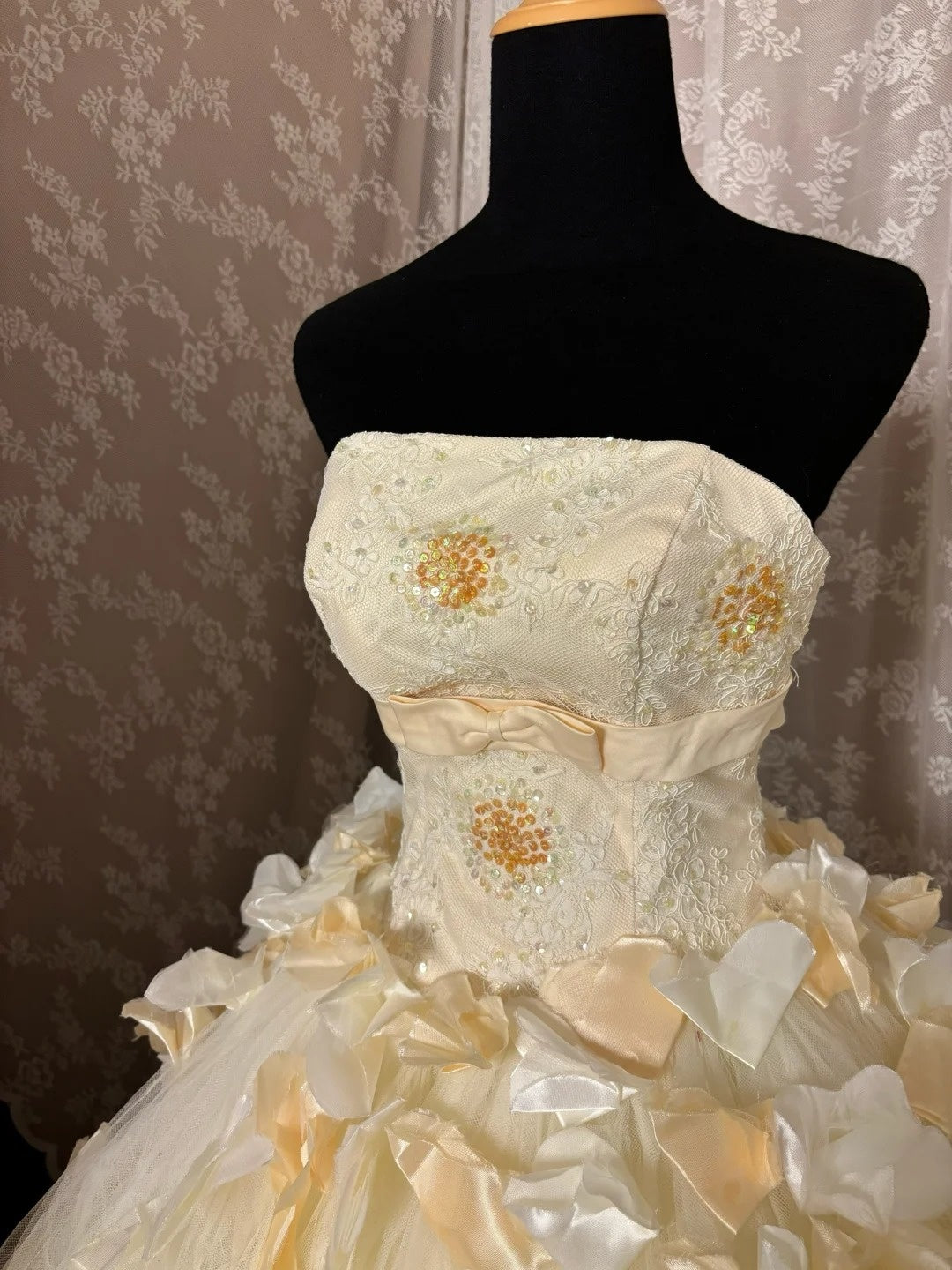 Graceful Strapless A-Line Evening Gowns Sequins Appliques Tulle Prom Dress AP3036