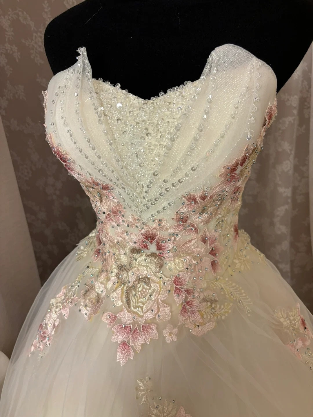 Elegant Strapless A-Line Sweet 16th Gowns Tulle Appliques Sequins Prom Dress AP3037