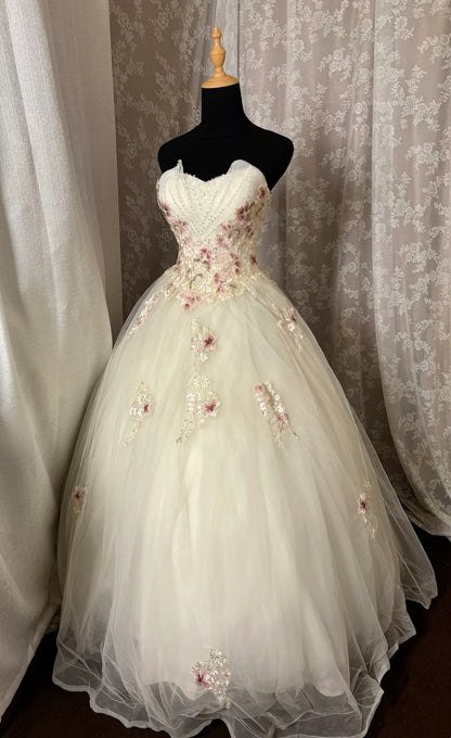 Elegant Strapless A-Line Sweet 16th Gowns Tulle Appliques Sequins Prom Dress AP3037