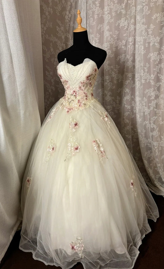 Elegant Strapless A-Line Sweet 16th Gowns Tulle Appliques Sequins Prom Dress AP3037