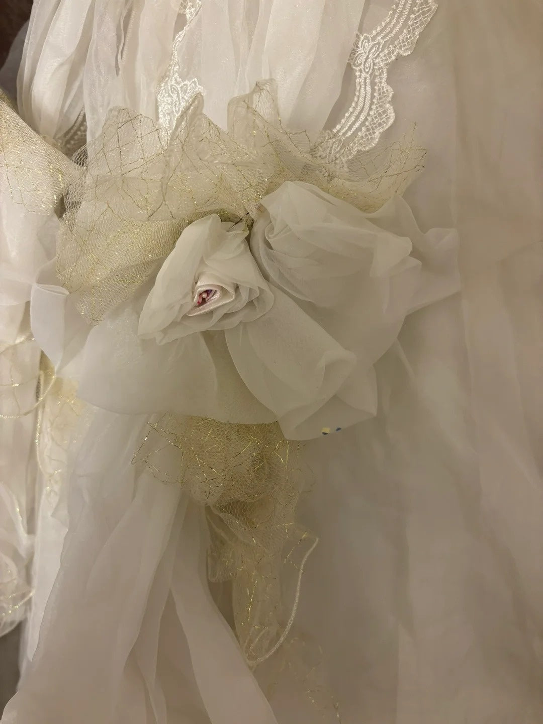 Cute Halter Neck A-Line Evening Gowns Appliques Sequins Handmade Flowers Ruffled Prom Dress AP3041