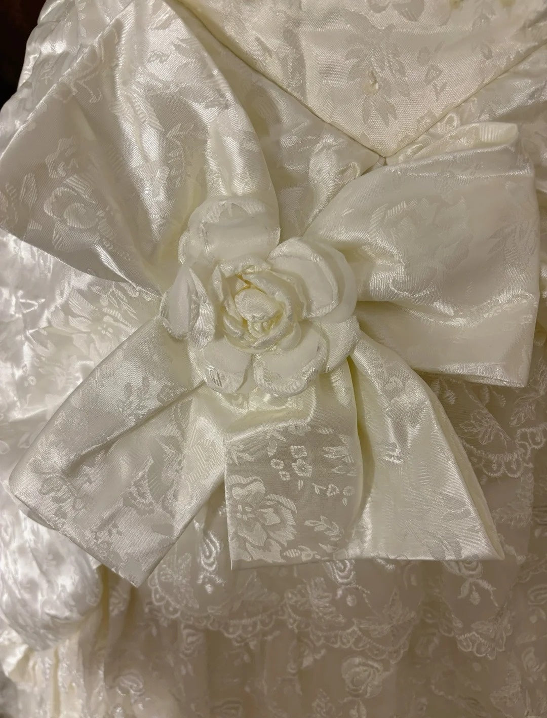 Dreamy A-Line Strapless Bridal Gowns Handmade Flowers Lace Crystals Tiered Wedding Dress AP3044