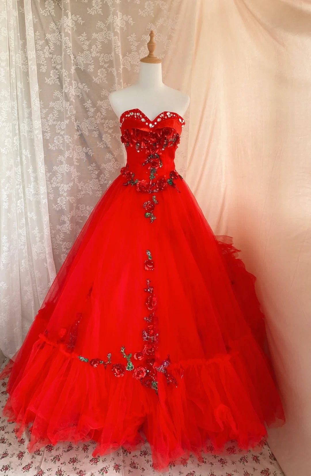 Unique Strapless A-Line Sweet 16th Gowns Crystals Sequins Appliques Red Prom Dress AP3055