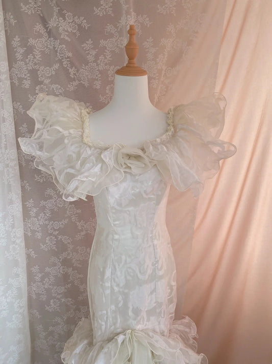 Simple Mermaid Square Neck Bridal Dress Handmade Flower Ruffles Wedding Dress AP3059