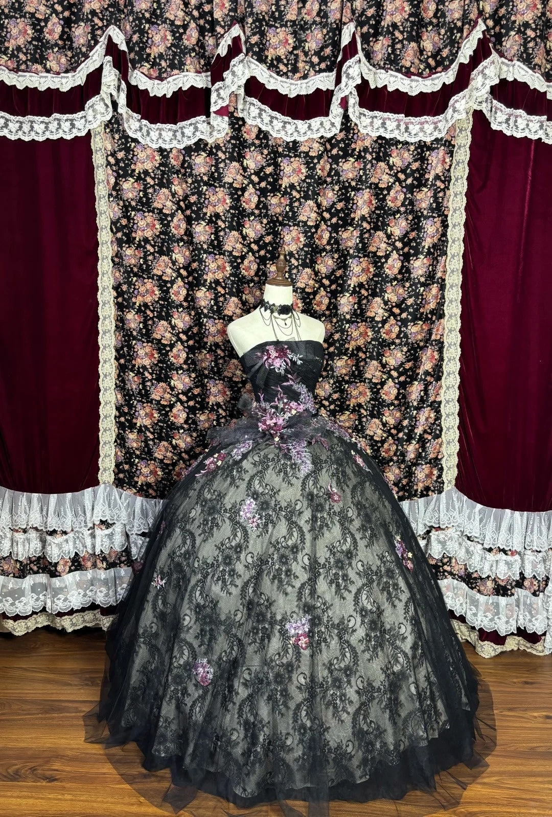 Stylish Strapless A-Line Sweet 16th Dresses Lace Sequins Appliques Embroidery Prom Dress AP3068