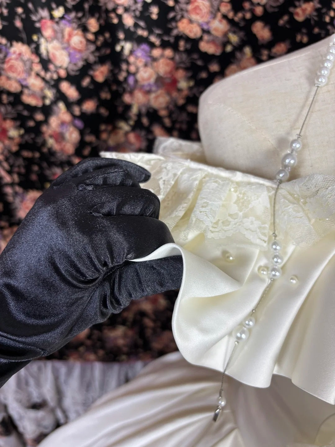 Flattering Off-Shoulder A-Line Bridal Dress Bows Crystals Beads Lace Sequins Wedding Dress AP3071