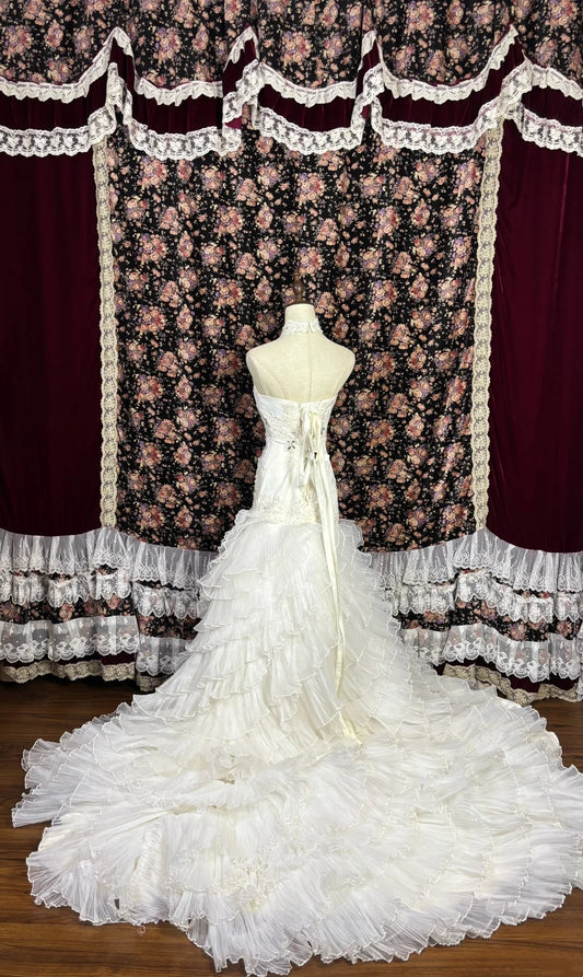 Trendy Mermaid Halter Neck Bridal Dress Rhinestones Sequins Appliques Ruffled Tiered Wedding Dress AP3072