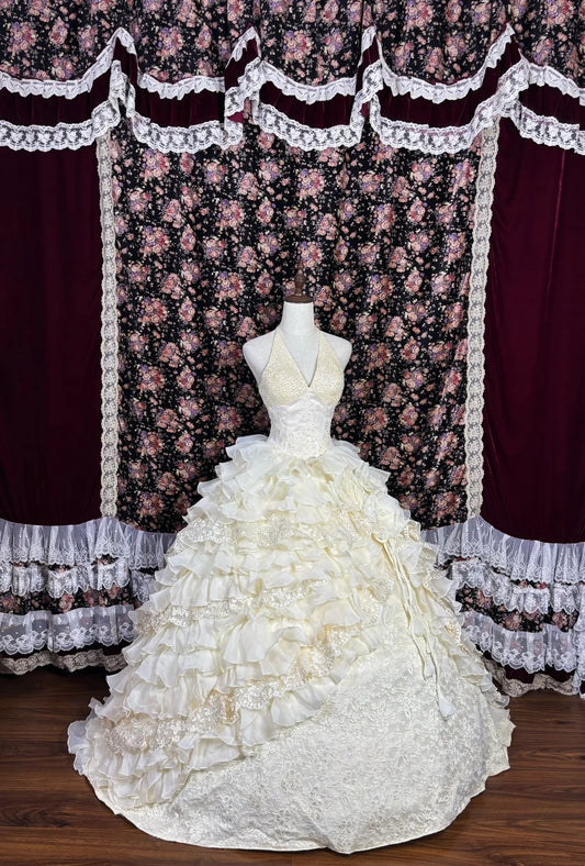 Attractive Halter Neck A-Line Bridal Dress Beads Handmade Flowers Appliques Sequins Wedding Dress AP3073