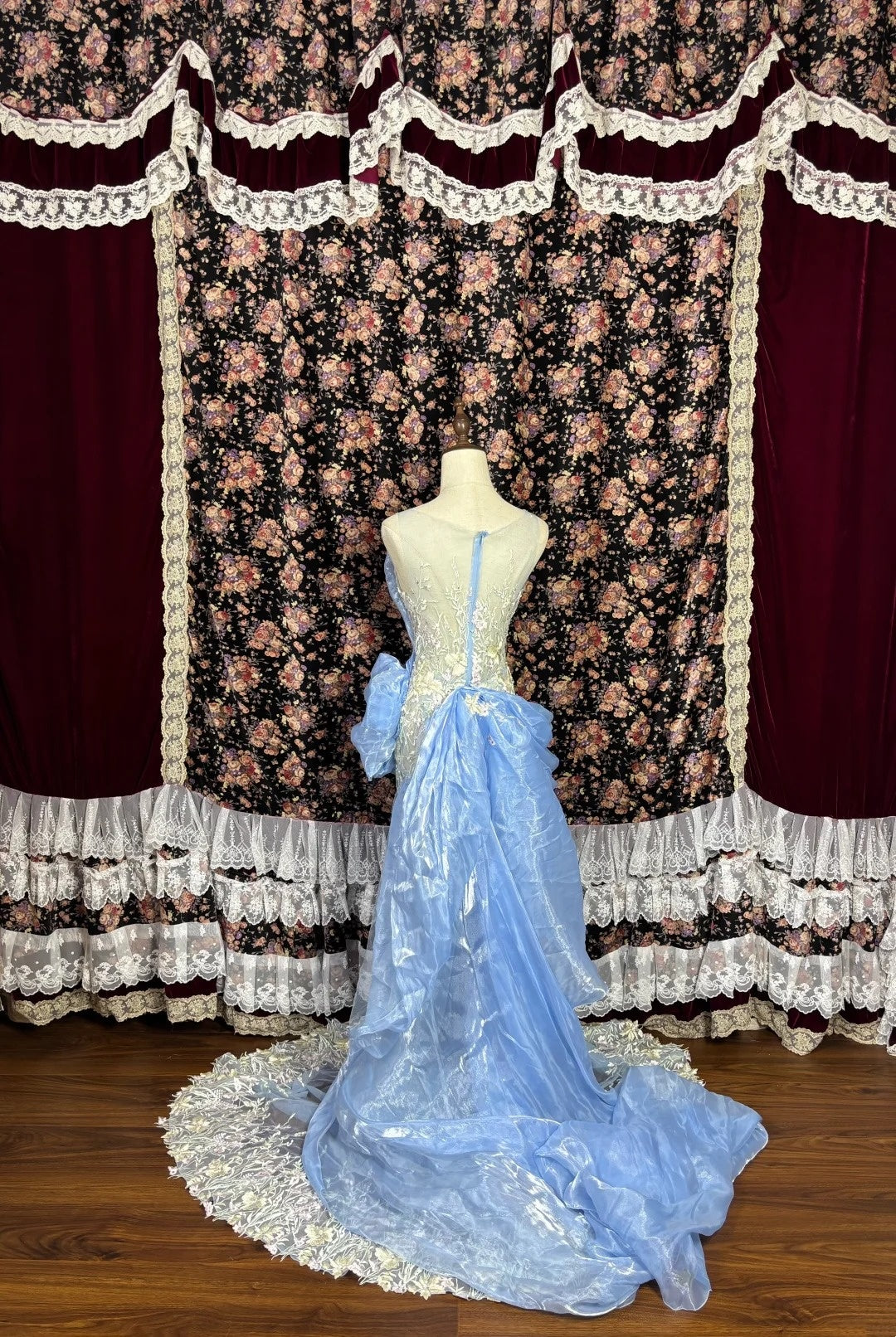 Delicate Illusion Neck Mermaid Evening Gowns Sequins Appliques Tulle Prom Dress AP3080