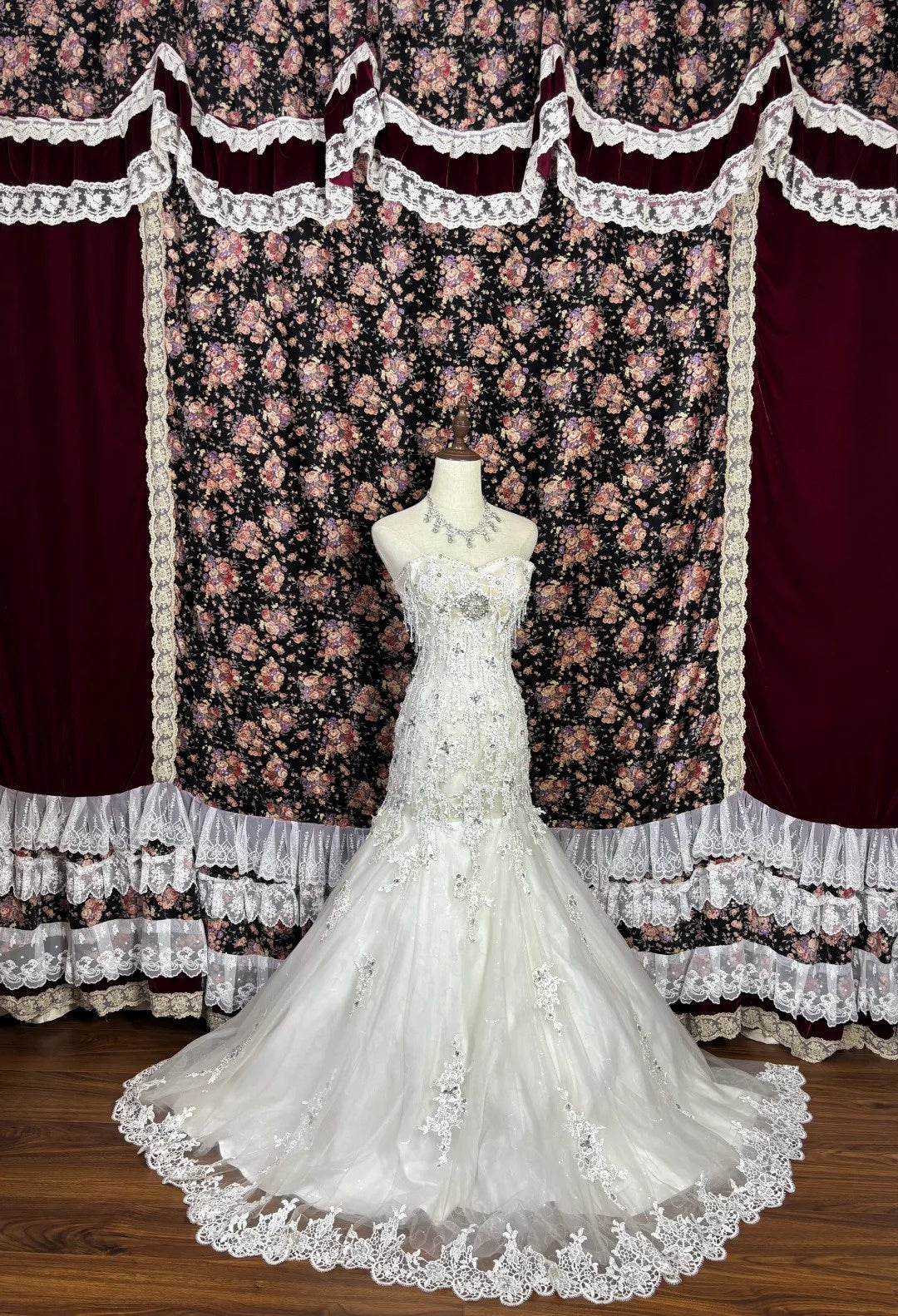 Fabulous Strapless Mermaid Bridal Gowns Rhinestones Appliques Sequins Beading Wedding Dress AP3086