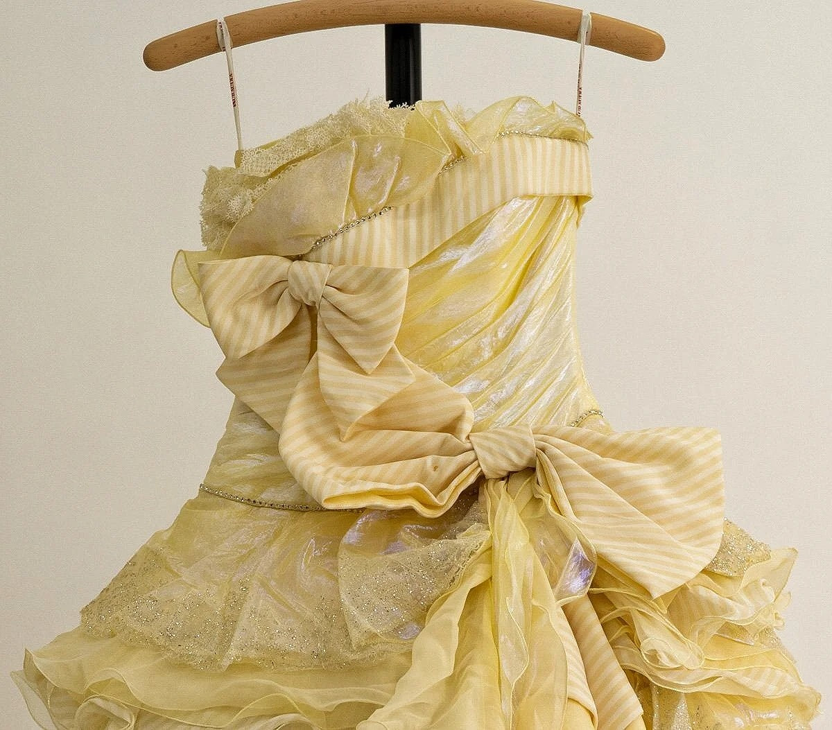 Fantastic Strapless A-Line Sweet 16th Gowns Bows Lace Sequins Ruffled Prom Dress AP3094