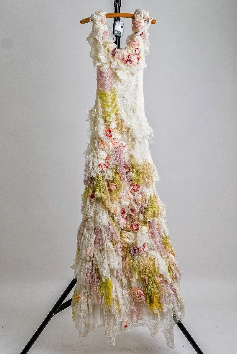 Ethereal Sheath Spaghetti Strap Evening Gown Handmade Flowers Tiered Mesh Prom Dress AP3099