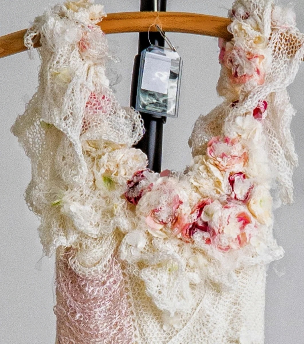 Ethereal Sheath Spaghetti Strap Evening Gown Handmade Flowers Tiered Mesh Prom Dress AP3099