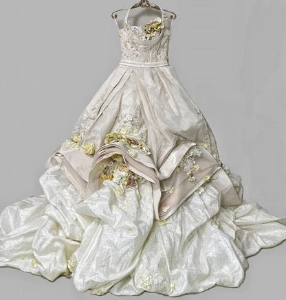 Dramatic Halter Neck A-Line Evening Gowns Sequins Beads Appliques Handmade Flowers Prom Dress AP3105