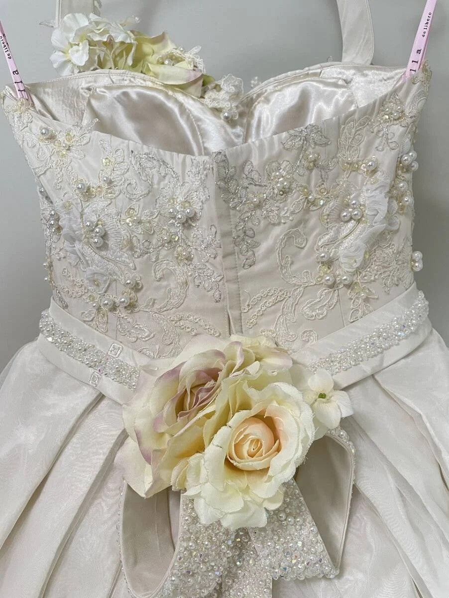 Dramatic Halter Neck A-Line Evening Gowns Sequins Beads Appliques Handmade Flowers Prom Dress AP3105