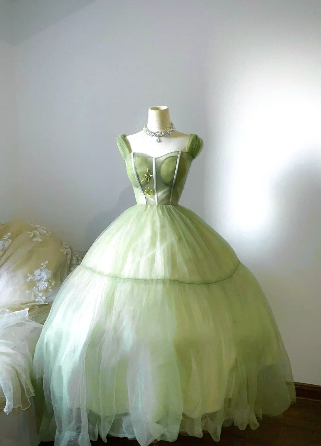 Unique A-Line Square Neck Formal Gowns Sequins Tulle Prom Dress AP3109