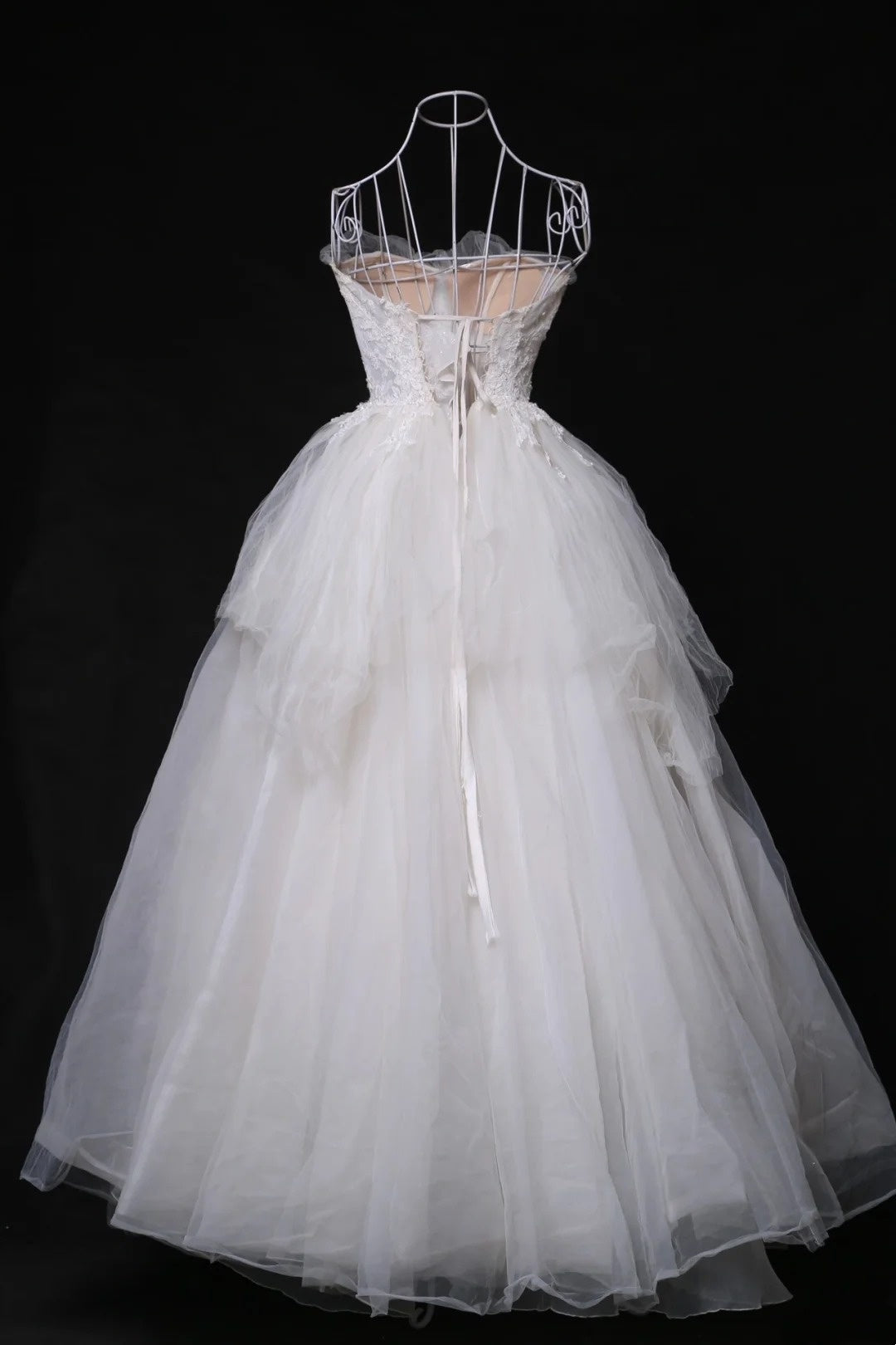 Adorable A-Line Spaghetti Strap Bridal Gowns Appliques Tulle Wedding Dress AP3115