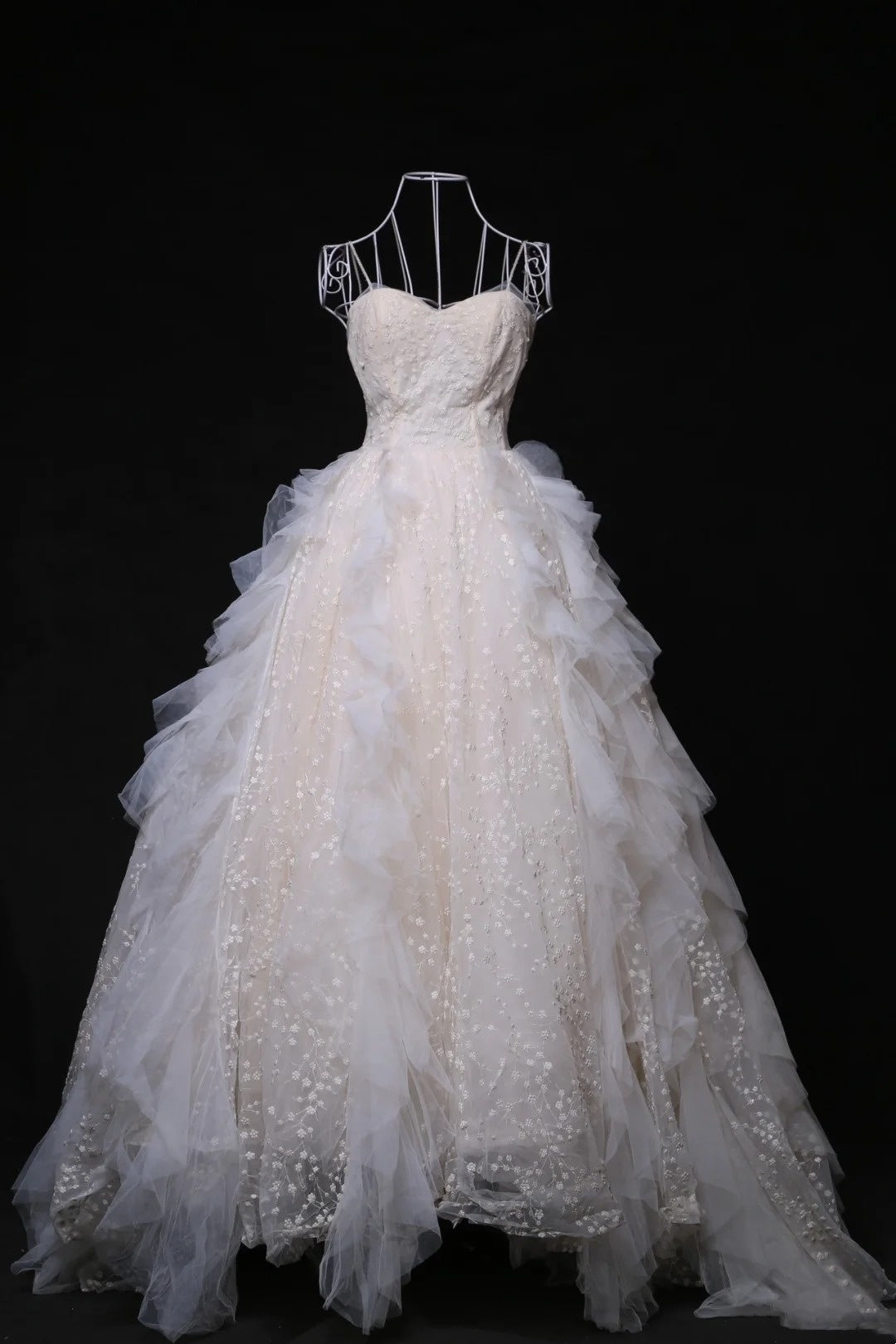 Adorable A-Line Spaghetti Strap Bridal Gowns Appliques Tulle Wedding Dress AP3115