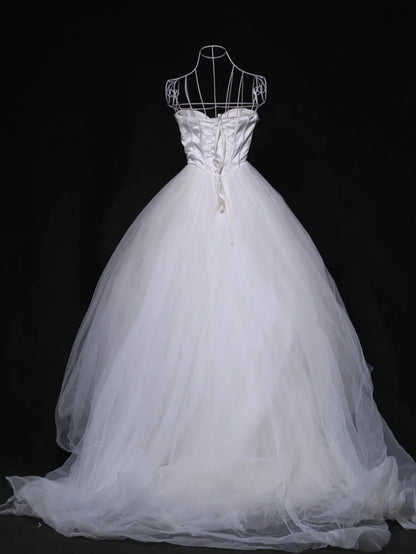 Playful A-Line Strapless Bridal Gowns White Tulle Wedding Dress AP3119