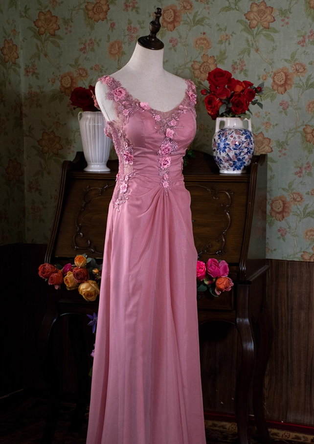 Fitted Sheath Spaghetti Strap Evening Gowns Appliques Beads Sequins Backless Prom Dress AP3123