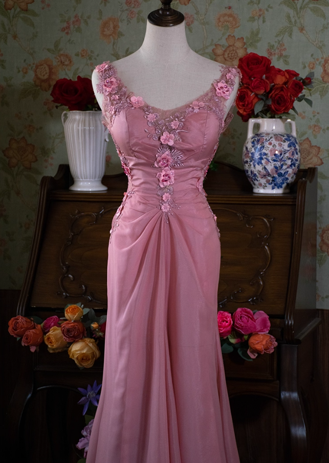 Fitted Sheath Spaghetti Strap Evening Gowns Appliques Beads Sequins Backless Prom Dress AP3123