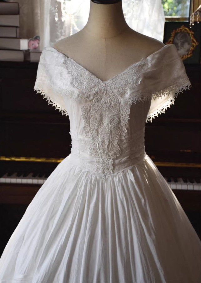 Modern A-Line Off-Shoulder Engagement Gowns Appliques Lace Wedding Dress AP3130