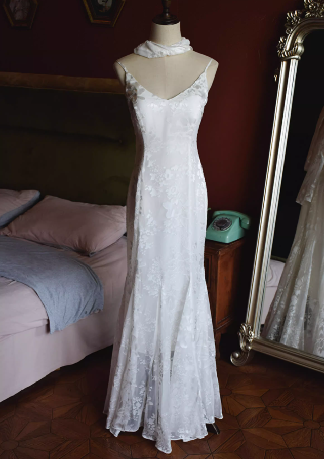 Princess Spaghetti Strap Mermaid Bridal Gowns Floral Texture Wedding Dress AP3131