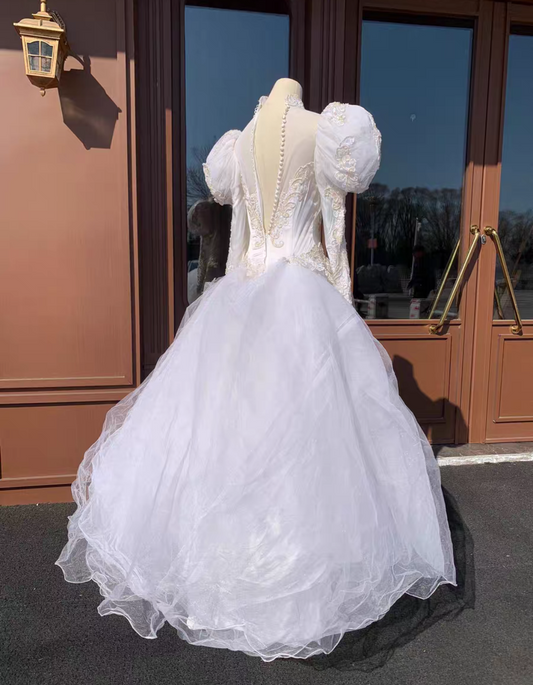 Delicate A-Line Illusion Neck Bridal Gowns Appliques Beading Sequins Long Sleeve Wedding Dress AP3135