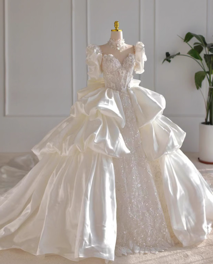 Graceful A-Line Illusion Neck Bridal Gowns Puffy Sleeve Beads Sequins Appliques Satin Wedding Dress AP3145