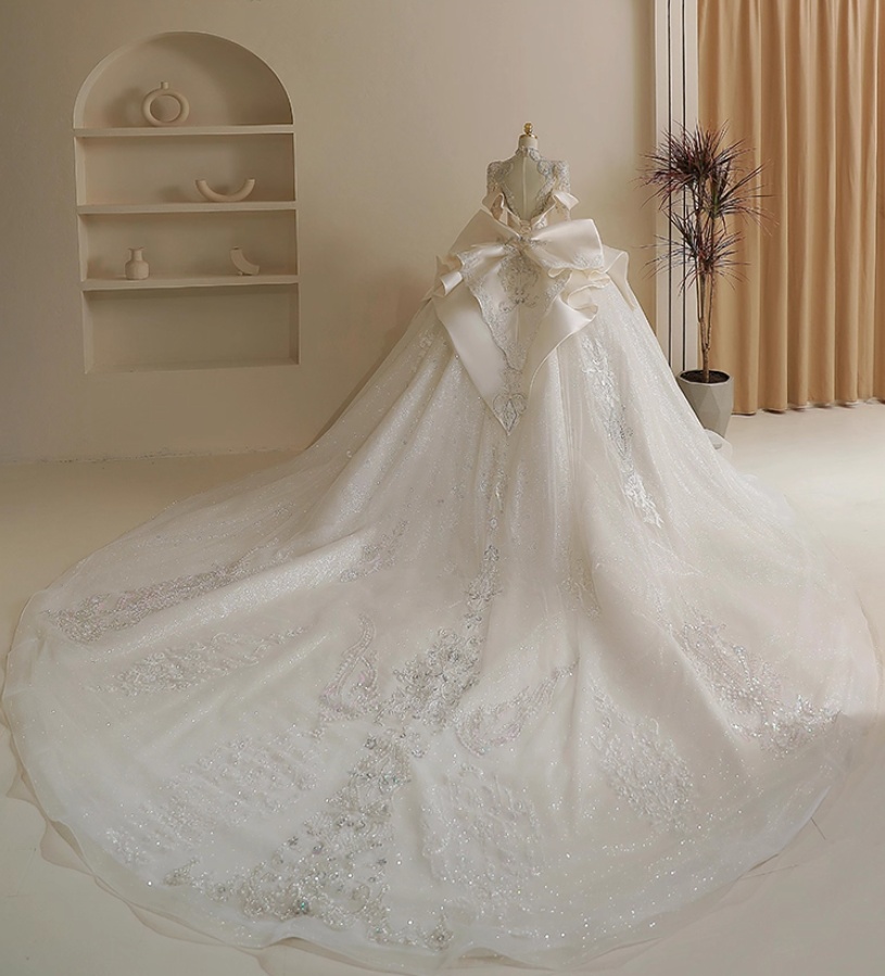 Classical A-Line Jewel Neck Bridal Gowns Beading Appliques Sequins Long Sleeve Wedding Dress AP3147