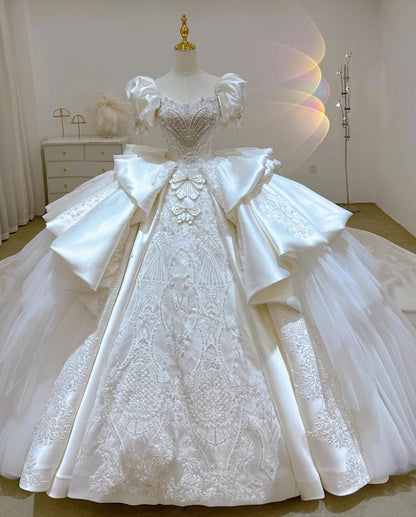 Dreamy A-Line Off Shoulder Bridal Gowns Appliques Beading Short Sleeve Satin Wedding Dress AP3153