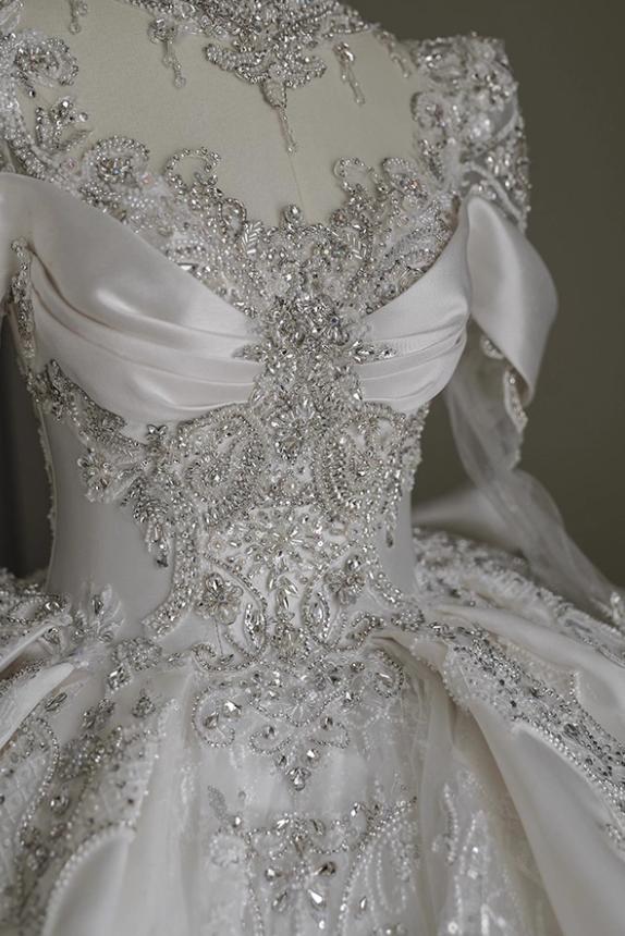 Novelty A-Line Jewel Neck Bridal Gowns Long Sleeve Satin Tulle Beading Appliques Wedding Dress AP3162